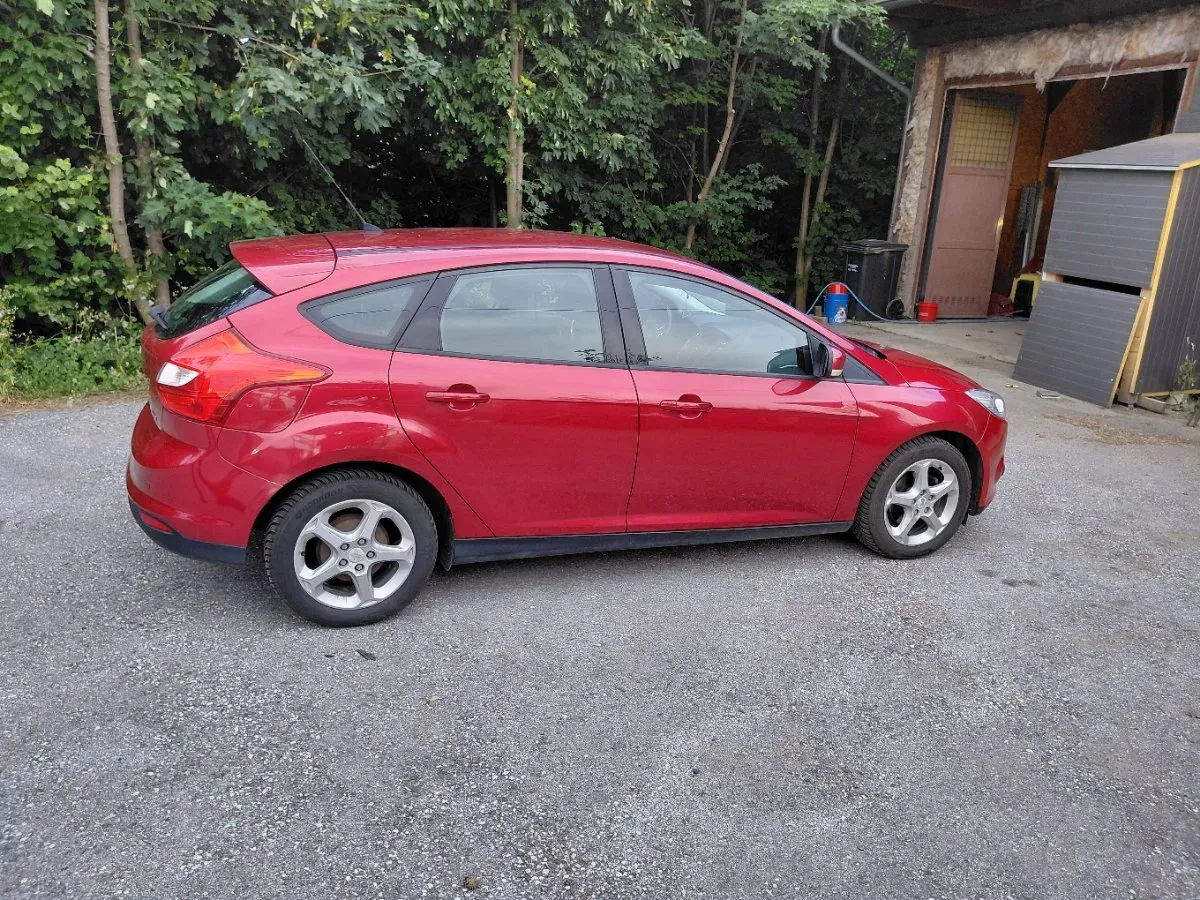 Ford Focus 2013 photo 2