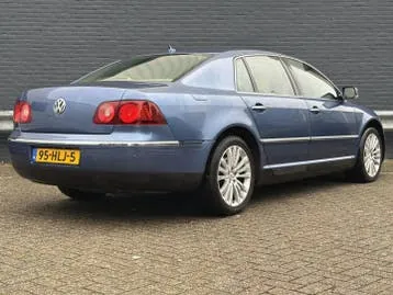 Volkswagen Phaeton 2009 photo 2