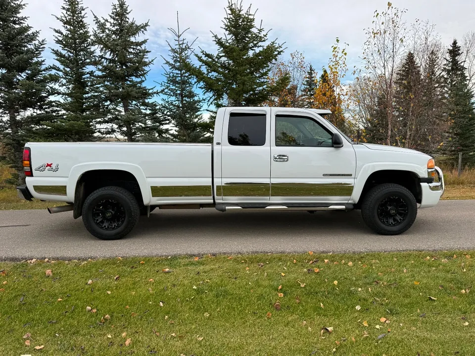 GMC Sierra 2500Hd 2004 photo 4