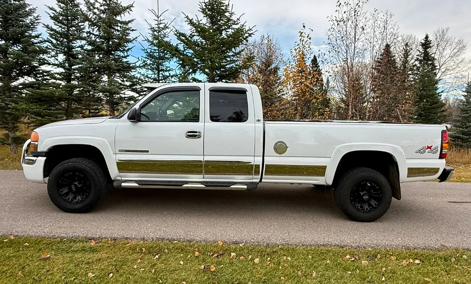 GMC Sierra 2500Hd 2004 photo 5