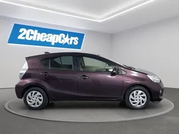 Toyota Aqua 2014 photo 5