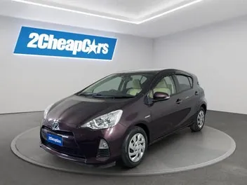 Toyota Aqua 2014 photo 2
