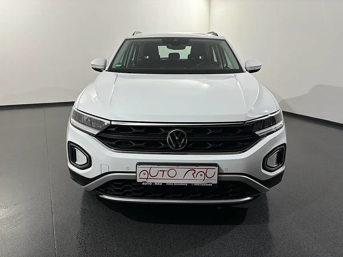 Volkswagen T-Roc 2023 photo 2