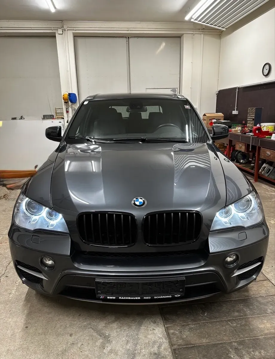 BMW X5 2011 photo 2