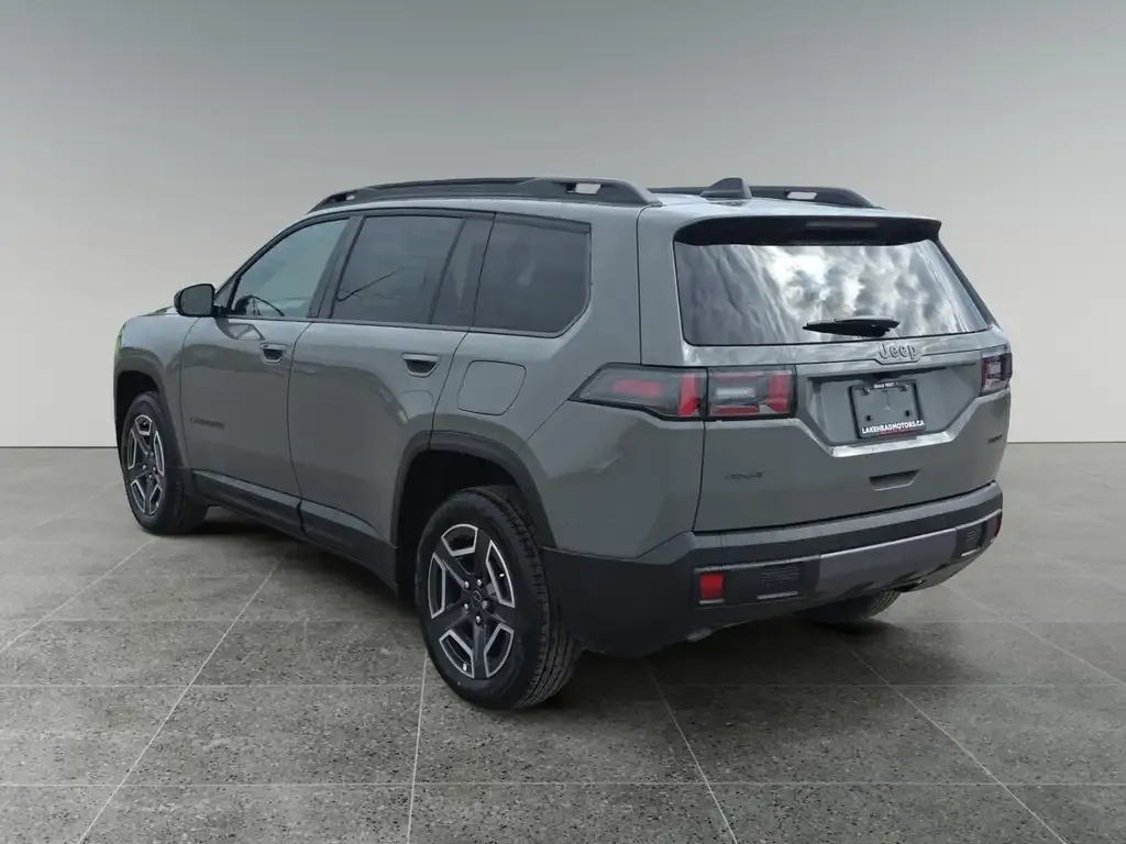 Jeep Cherokee 2026 photo 4