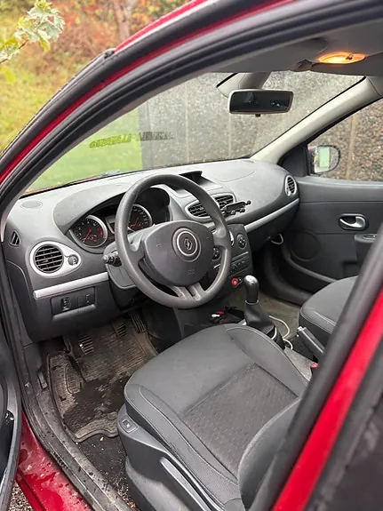 Renault Clio 2010 photo 5