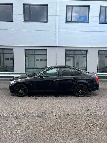BMW 320I