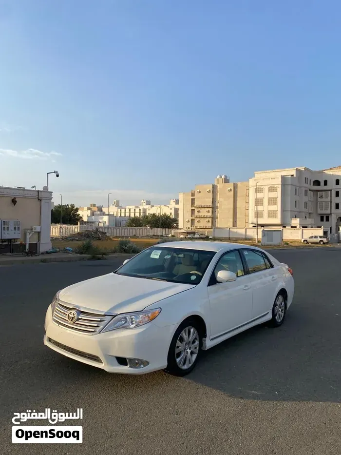 Toyota Avalon 2012 photo 2