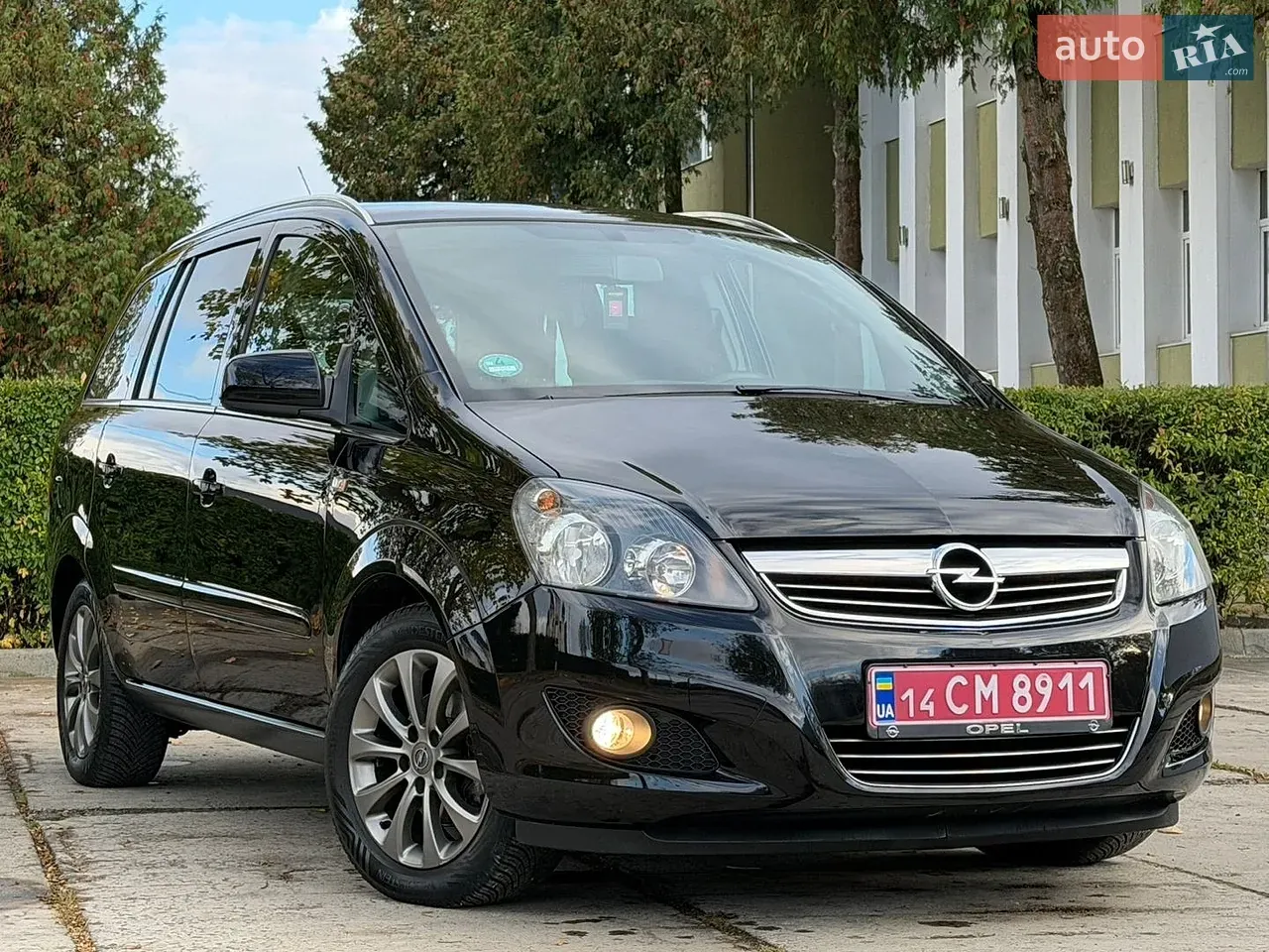 Opel Zafira 2011 photo 2