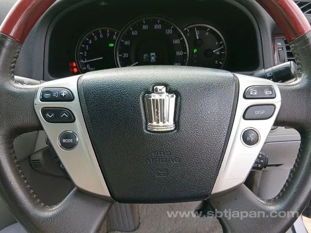 Toyota Crown Royal Saloon 2010 photo 4