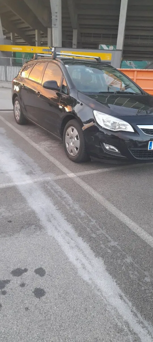 Opel Astra 2011 photo 3