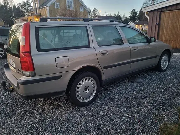 Volvo V70 2004 photo 3