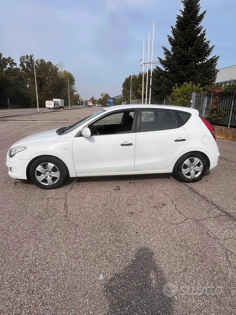 Hyundai I30 2009 photo 3