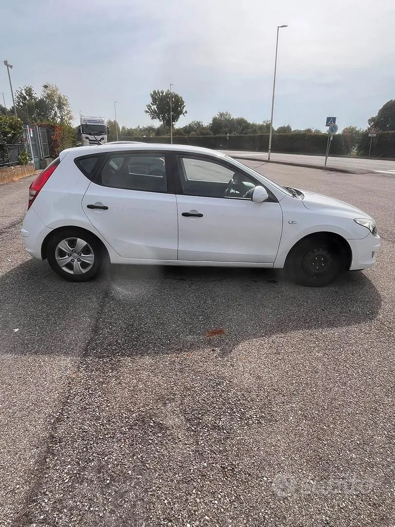 Hyundai I30 2009 photo 4