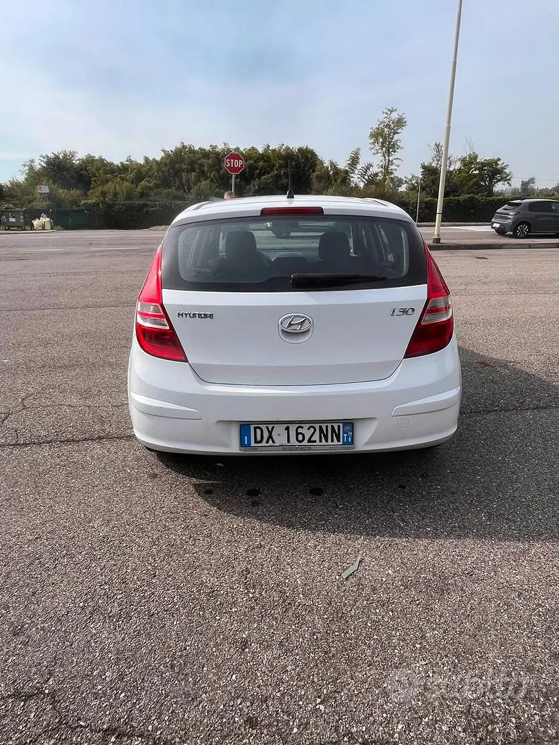 Hyundai I30 2009 photo 2