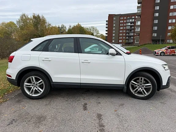 Audi Q3 2016 photo 3