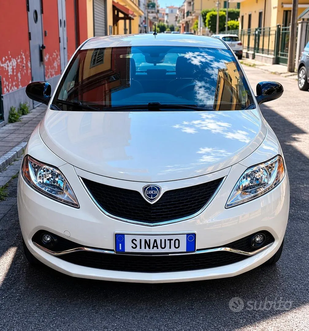 Lancia Ypsilon