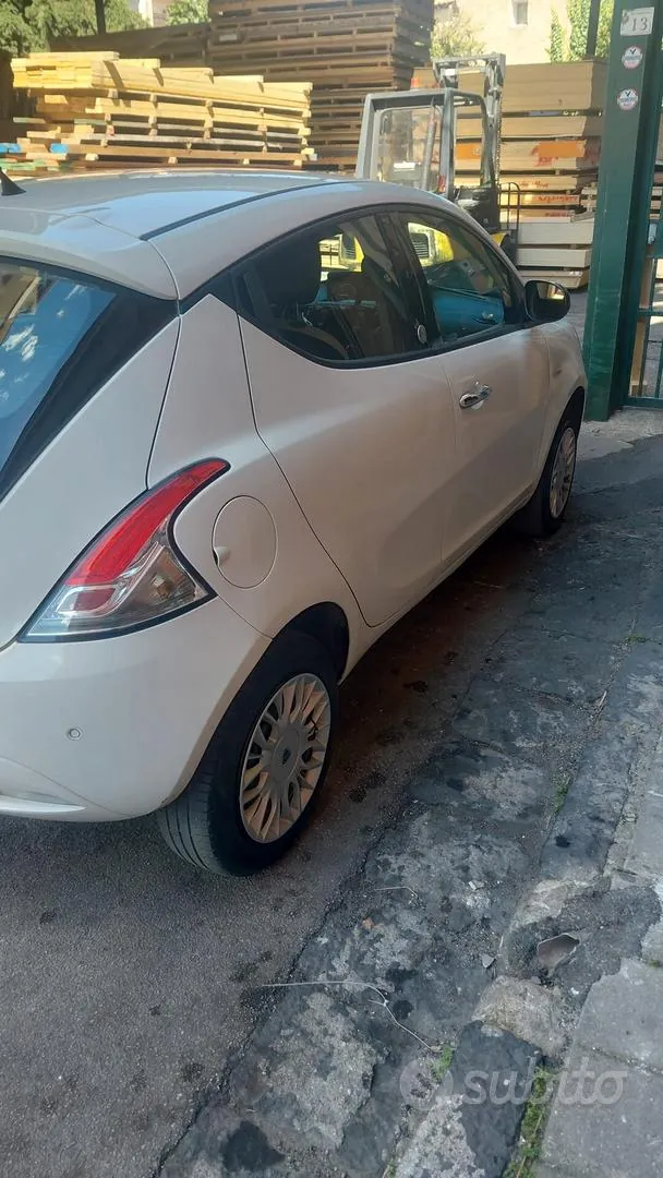 Lancia Ypsilon 2016 photo 5