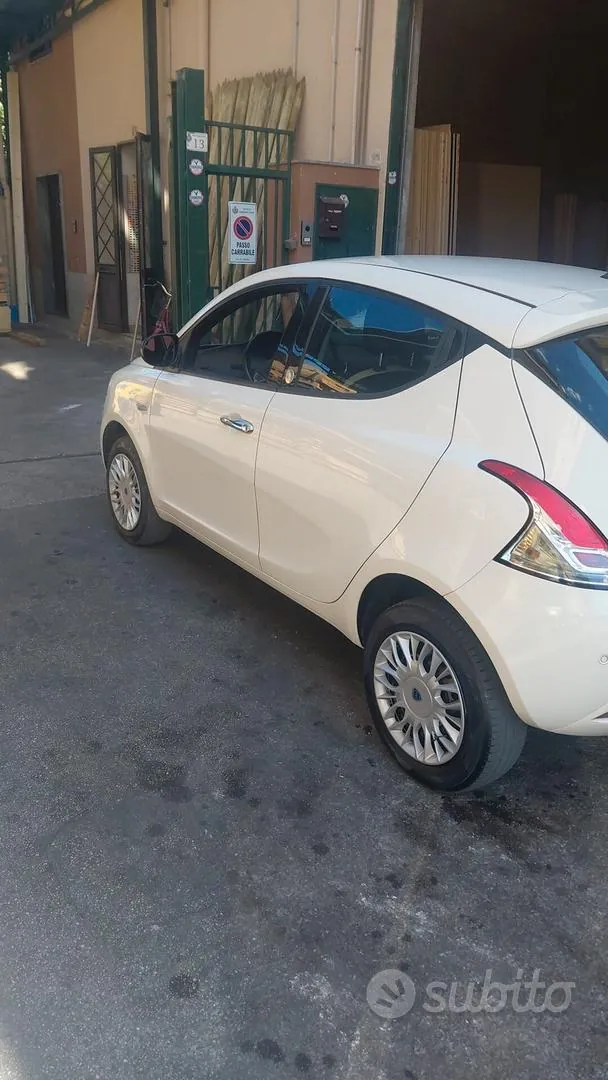 Lancia Ypsilon 2016 photo 4