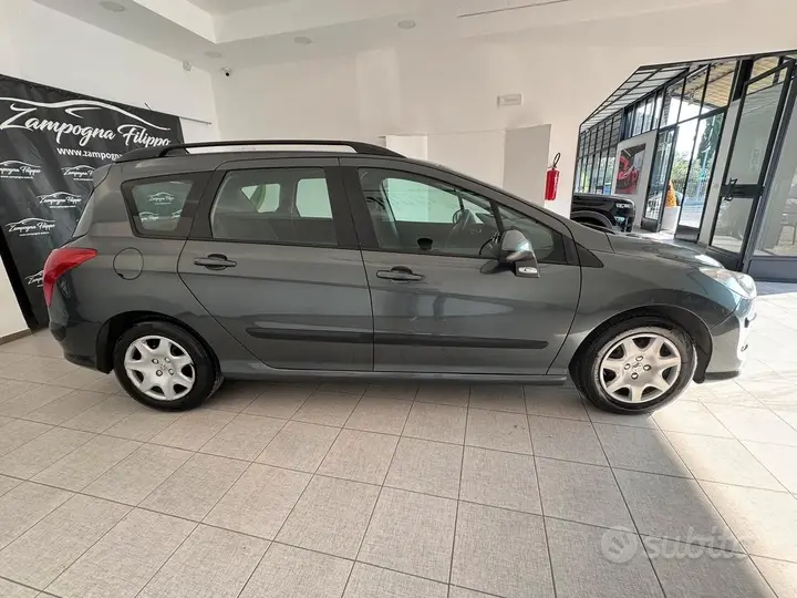 Peugeot 308 2010 photo 4