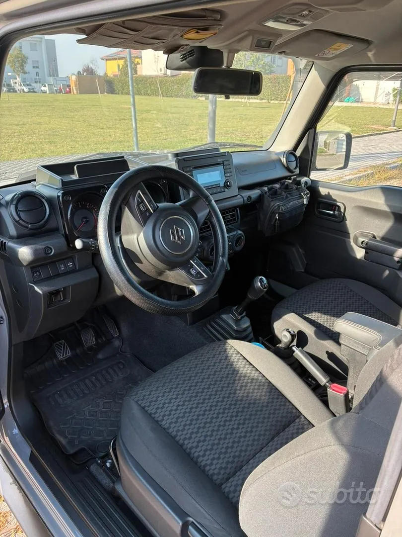 Suzuki Jimny 2022 photo 4
