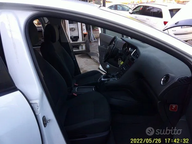 Peugeot 5008 2016 photo 5