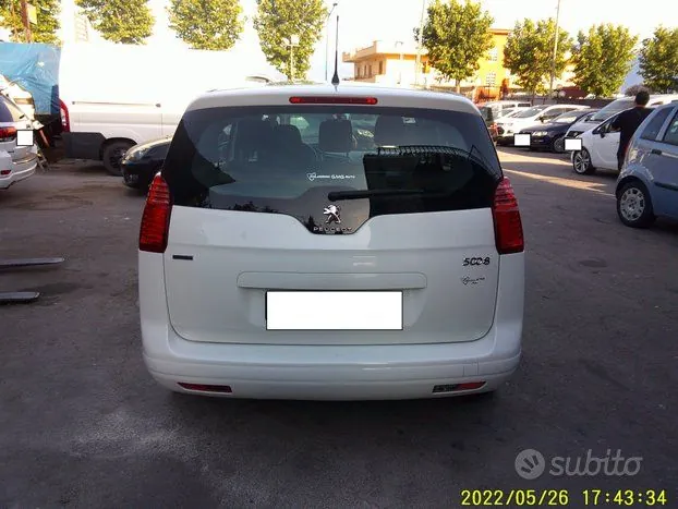 Peugeot 5008 2016 photo 3