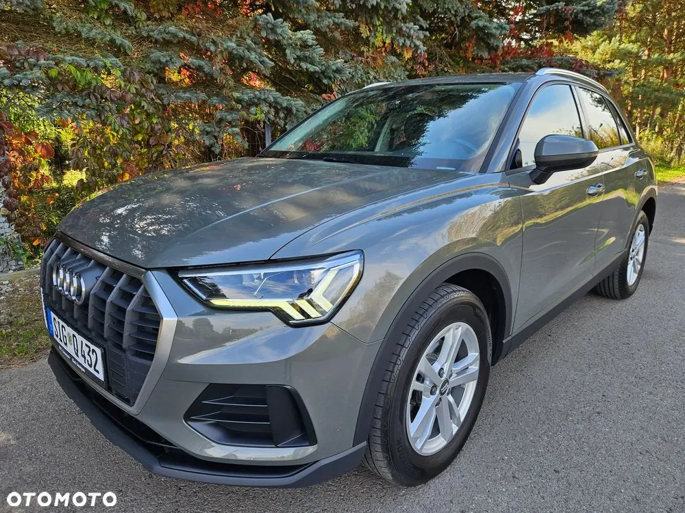 Audi Q3 2019 photo 2