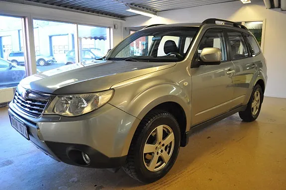 Subaru Forester 2009 photo 2