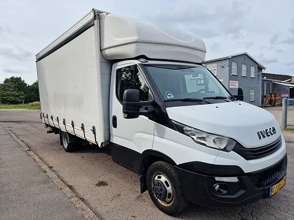 Iveco Daily 2019 photo 2