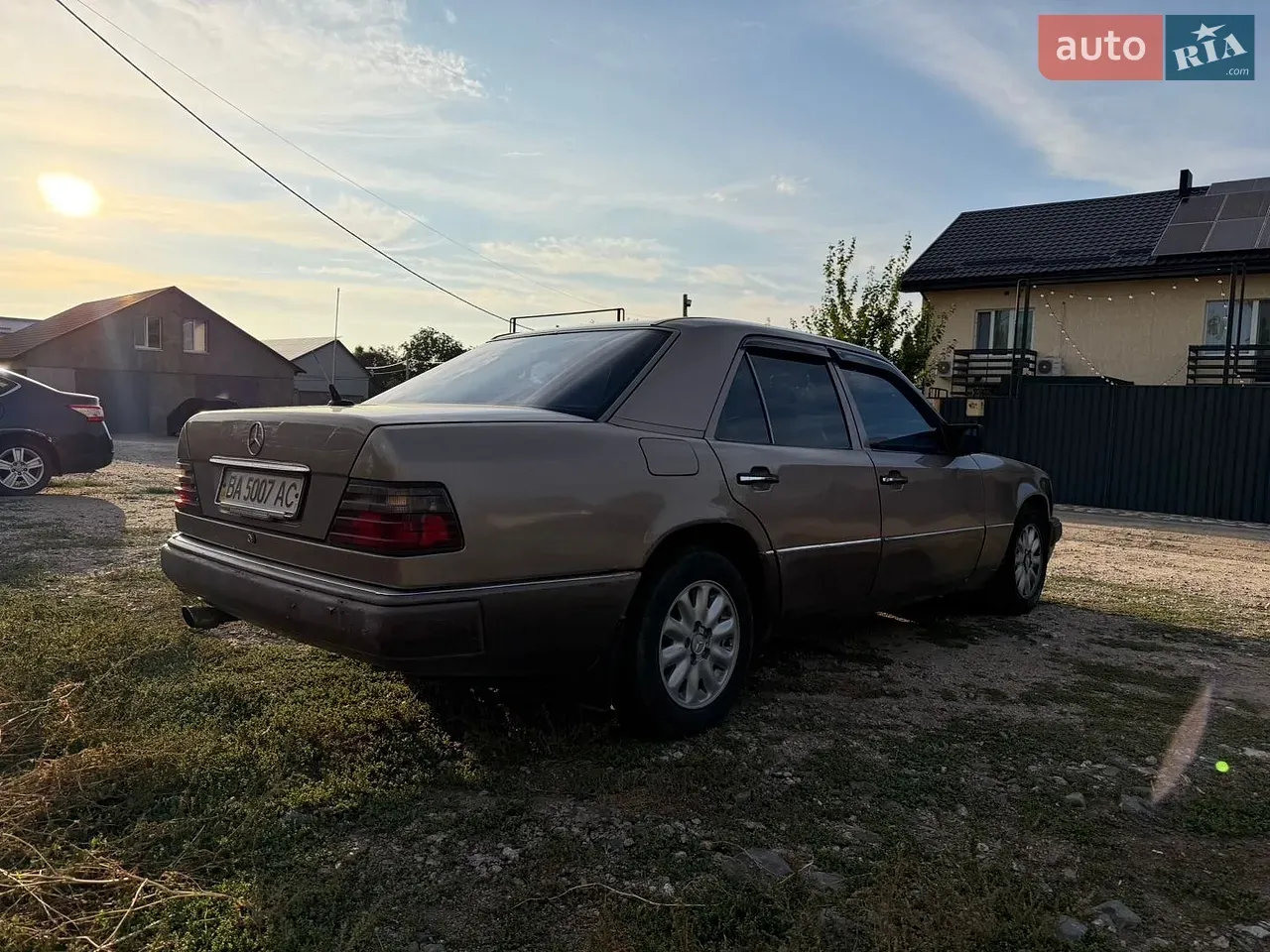 Mercedes-Benz E-Class 1994 photo 3