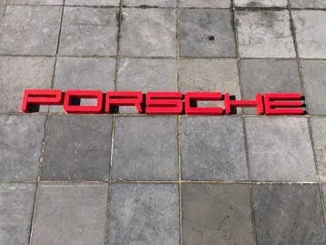 Porsche Piepschuimen Letters