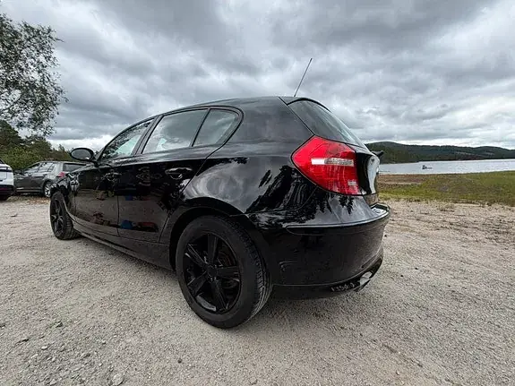 BMW 116D 2009 photo 3
