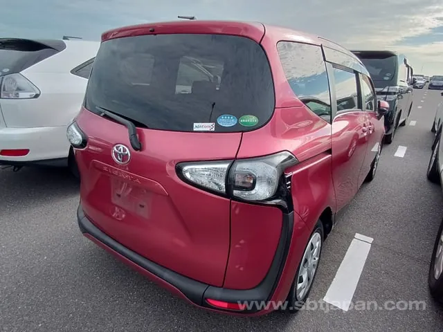 Toyota Sienta G 2018 photo 4