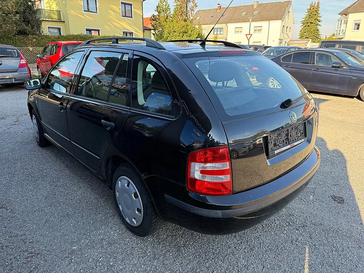 Skoda Fabia 2006 photo 3