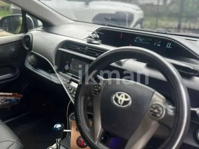 Toyota Aqua 2014 photo 2