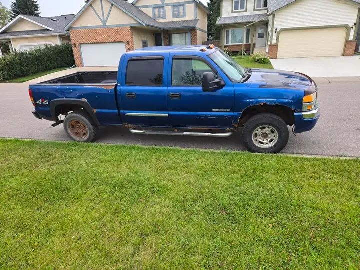 GMC Sierra 2500 2004 photo 2