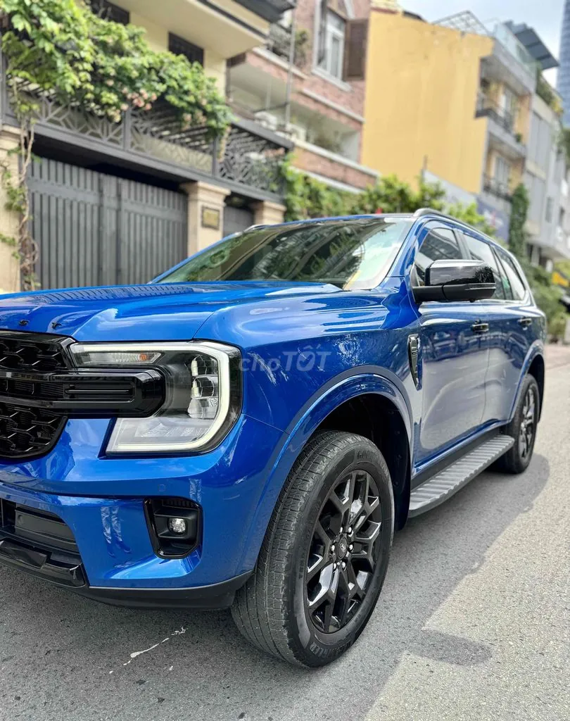 Ford Everest 2023 photo 2