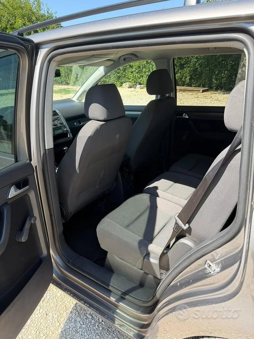 Volkswagen Touran 2008 photo 4