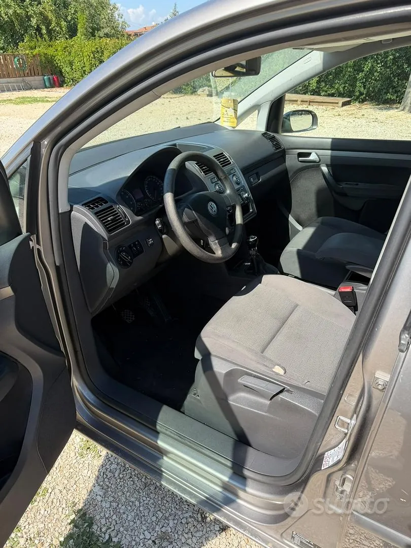 Volkswagen Touran 2008 photo 5