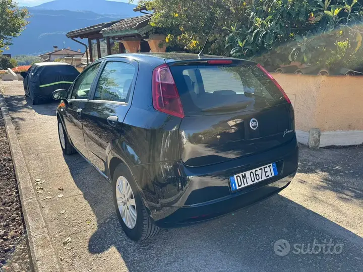 Fiat Grande Punto 2008 photo 2