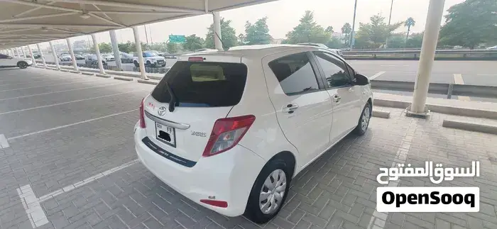 Toyota Yaris 2013 photo 4