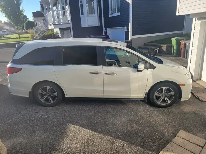 Honda Odyssey 2019 photo 3
