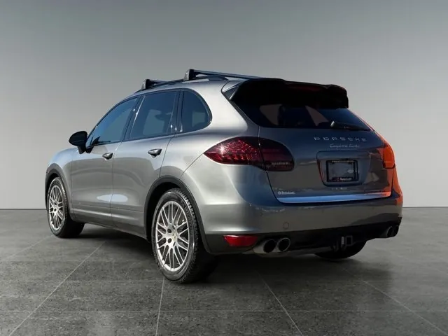Porsche Cayenne 2012 photo 4