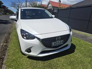 Mazda 2 2018 photo 3