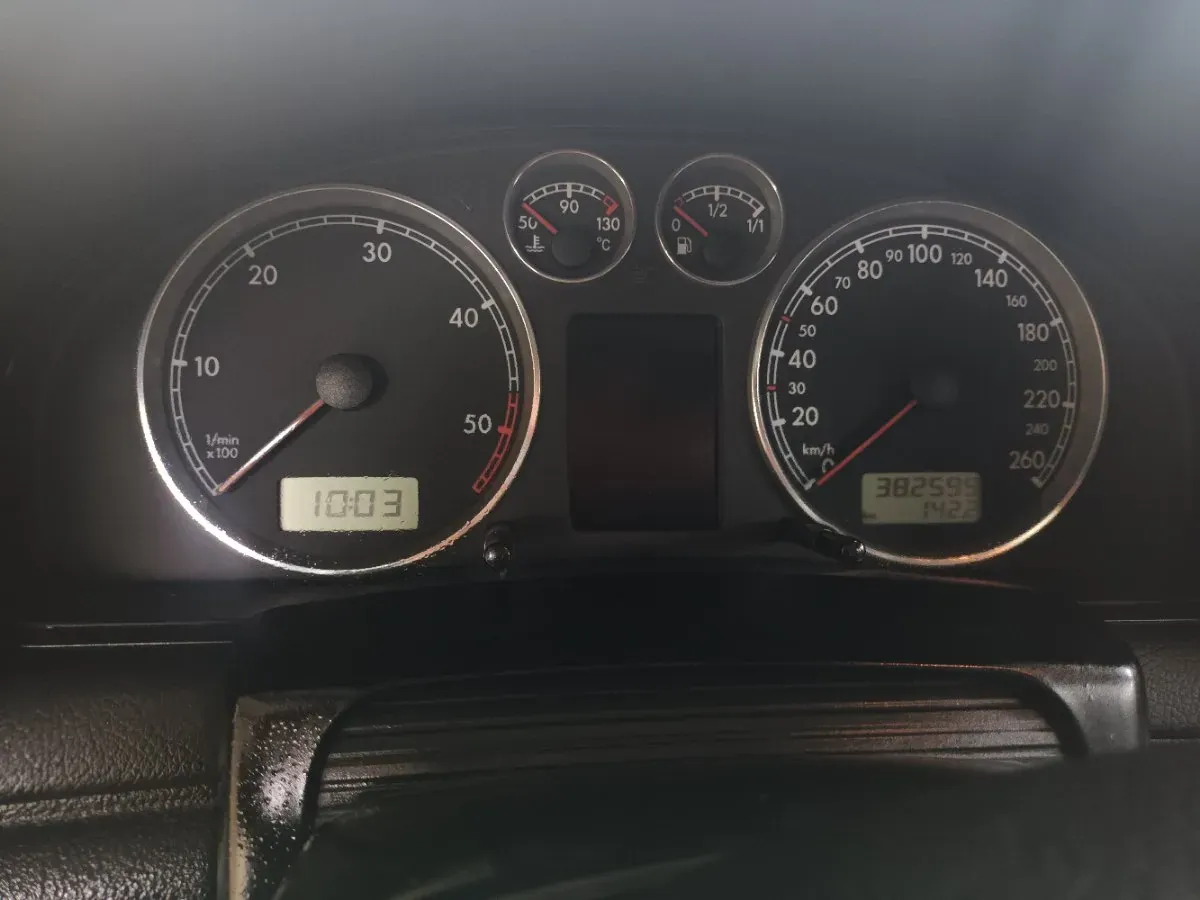 Volkswagen Passat 2001 photo 2