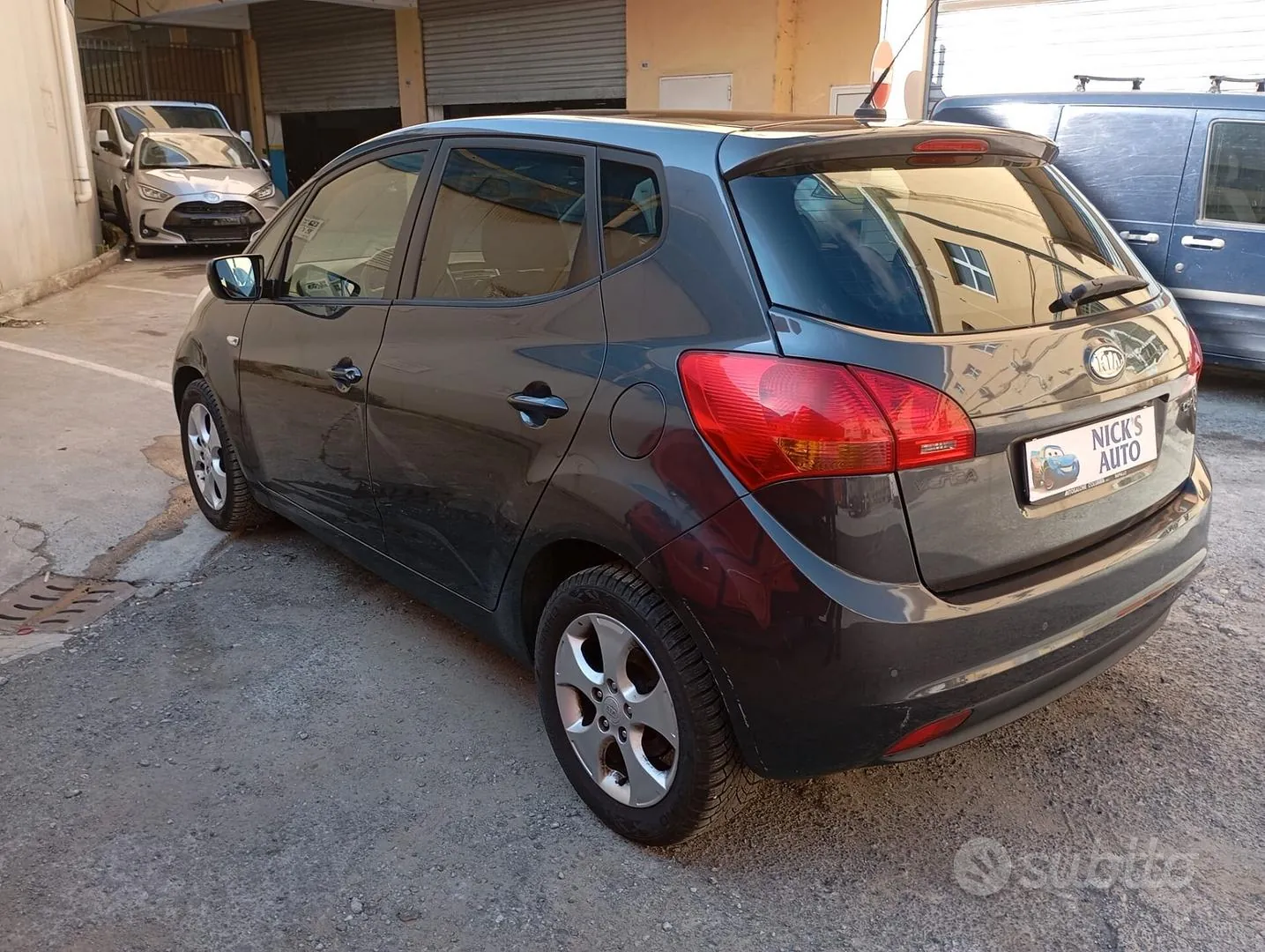 Kia Venga 2012 photo 3