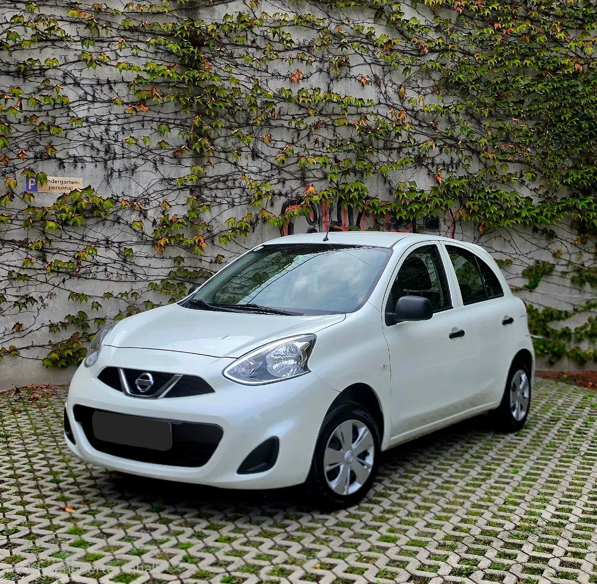 Nissan Micra 2017 photo 2