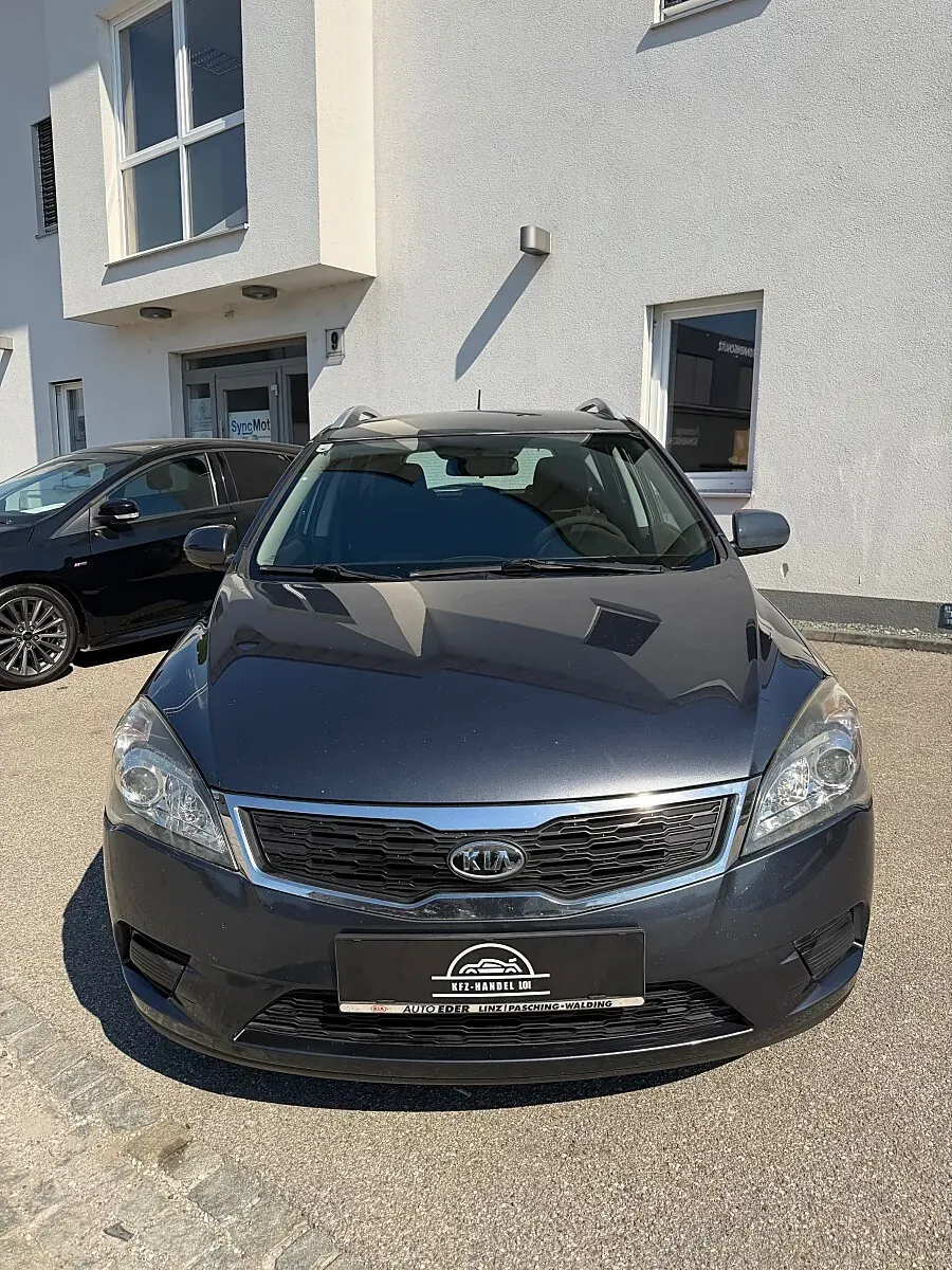 Kia Ceed 2011 photo 2