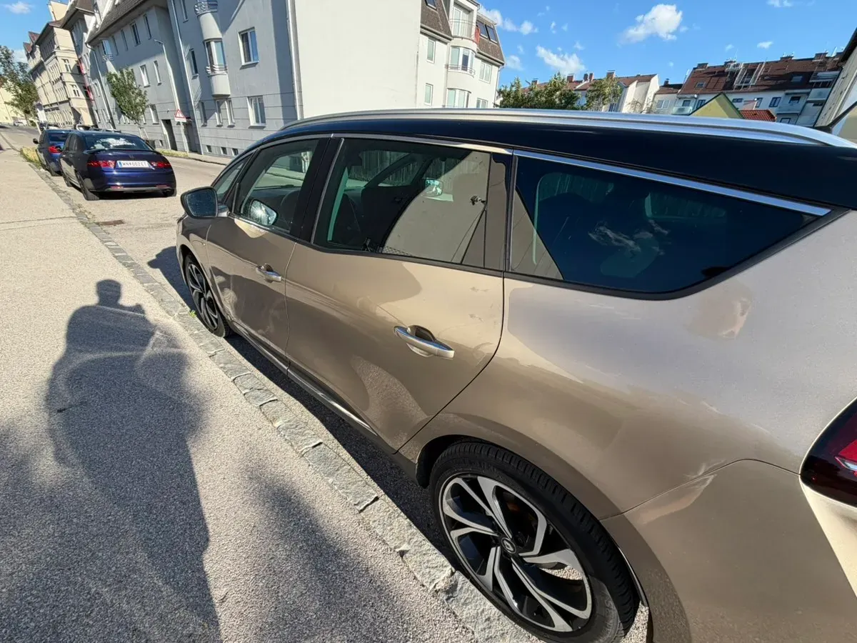 Renault Scenic 2017 photo 2